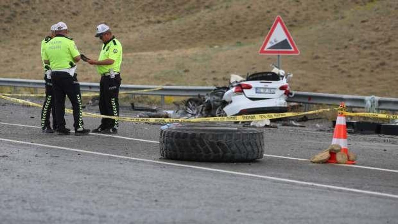 Askeri araçla otomobil çarpıştı: 1 asker şehit oldu
