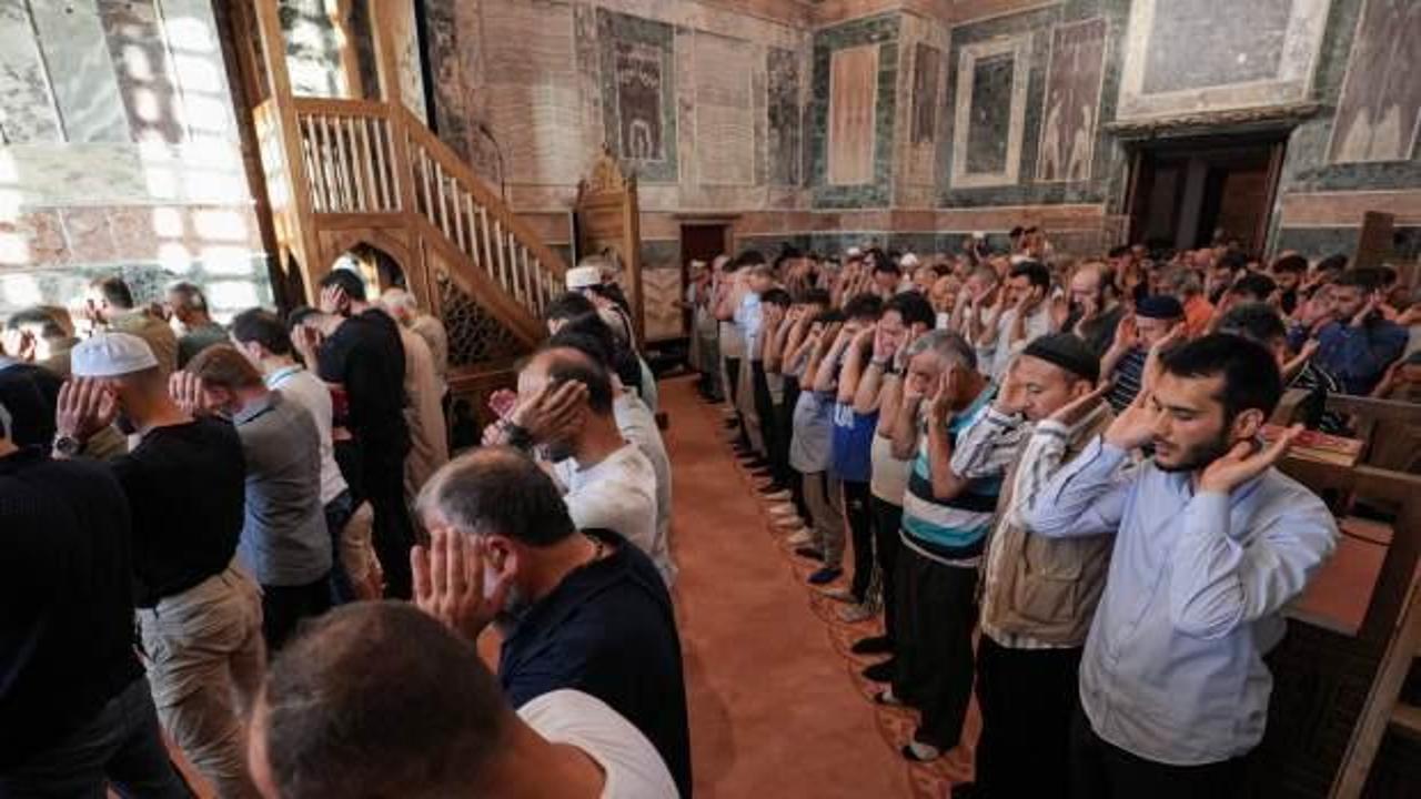 Aslına rücu... Kariye Camisi'nde 79 yıl sonra ilk bayram namazı kılındı