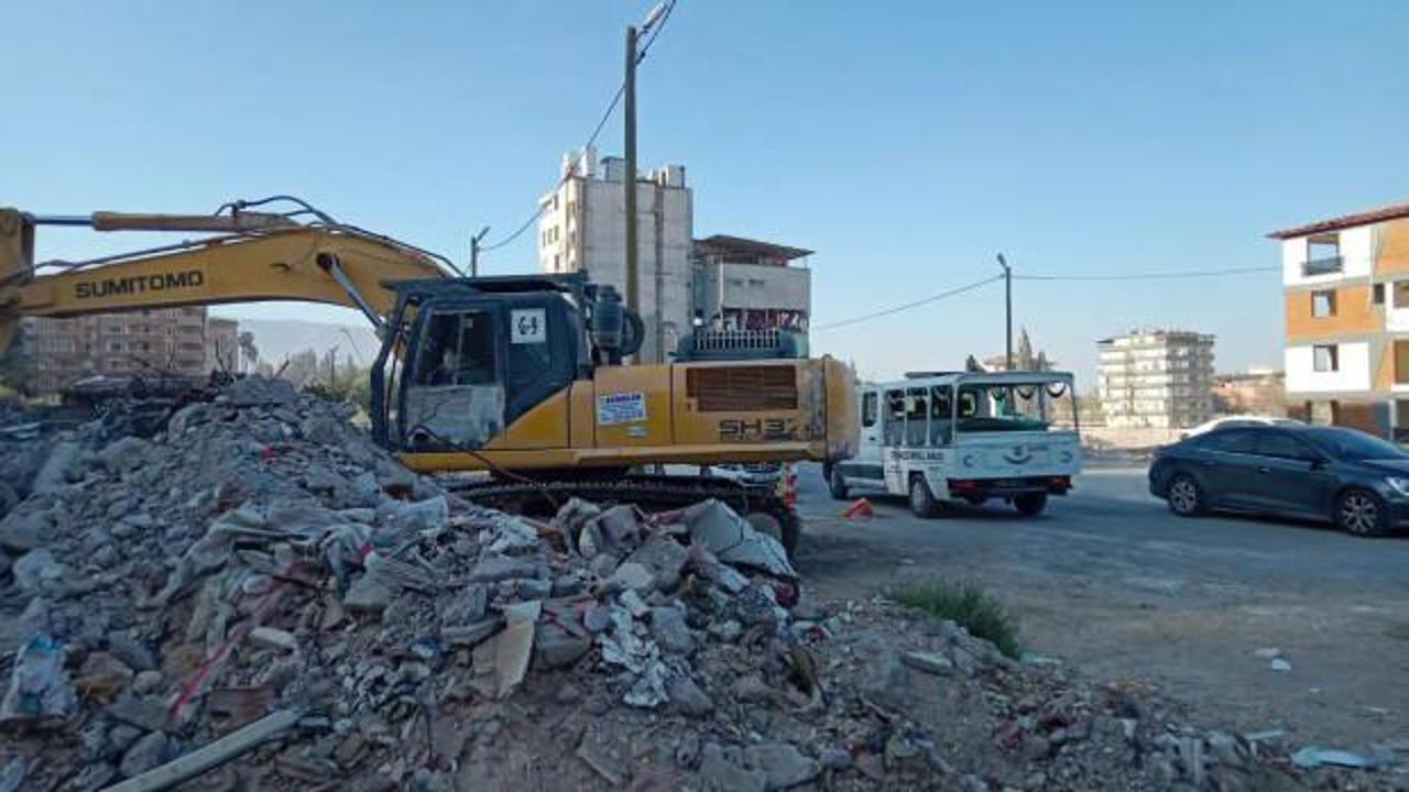Asrın felaketini yaşatan depremin 215'inci gününde enkazda ceset bulundu