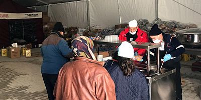 ATAŞEHİR BELEDİYESİ AFET BÖLGELERİNDE AŞEVİ KURUYOR
