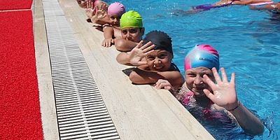 ATAŞEHİR BELEDİYESİ’NDEN ÇOCUKLARA BİR MÜJDE DAHA: ÜCRETSİZ YÜZME KURSU BAŞLIYOR