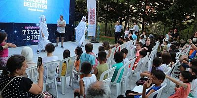 ATAŞEHİR'DE AÇIK HAVADA DÜZENLENEN  SİNEMA VE TİYATRO GÜNLERİ SONA ERDİ   