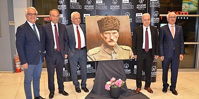 ATAŞEHİR'DE 'ATATÜRK'Ü ANMA ETKİNLİĞİ' DÜZENLENDİ