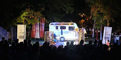 ATAŞEHİR’DE KARAVAN TİYATROSU RÜZGÂRI