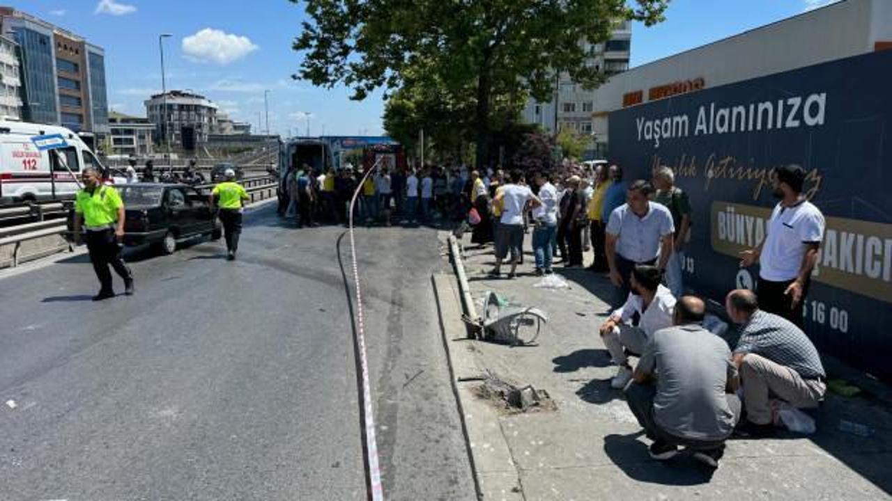 Avcılar'da araç yayaların arasına daldı!