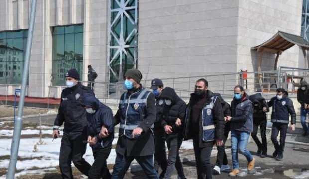 Aynı inşaatta ikinci kez soyguna gelen 7 hırsıza suçüstü