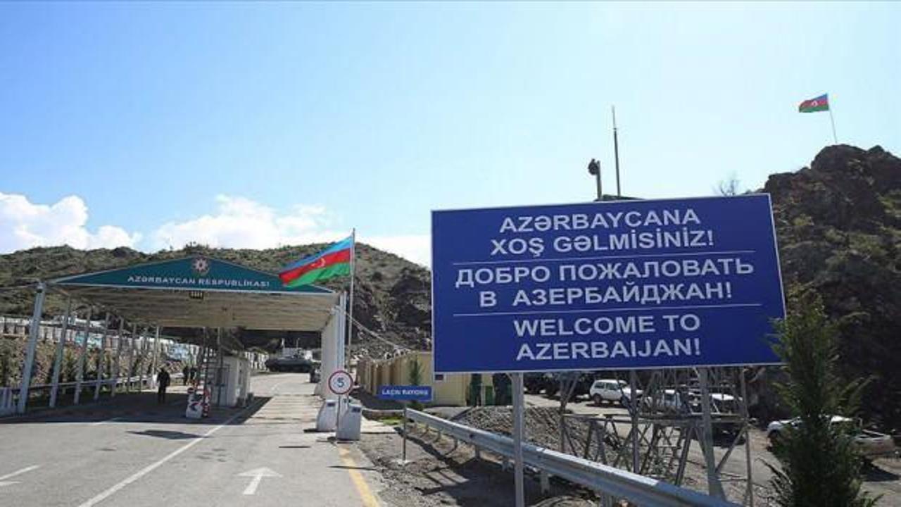 Azerbaycan, Laçın'da geçişleri geçici olarak durdurdu