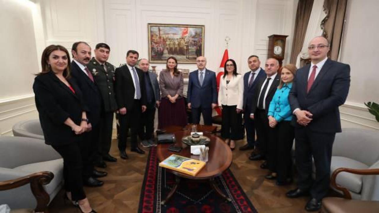 Azerbaycan temsilci heyeti İzmir'e ziyarette bulundu: Sevincimiz de kaderimiz de birdir
