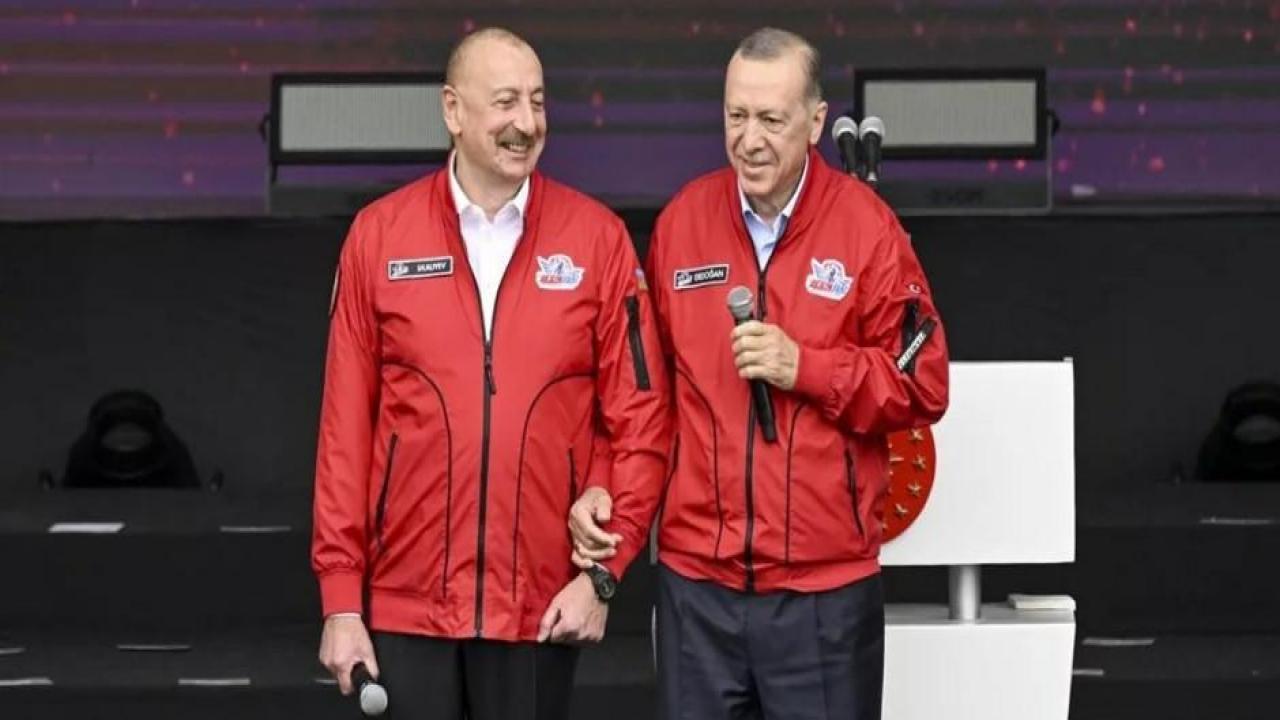 Azerbaycan'dan deprem bölgesine 1000 konut...