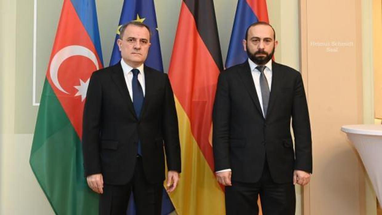 Azerbaycan'la Ermenistan arasındaki barış görüşmeleri başladı