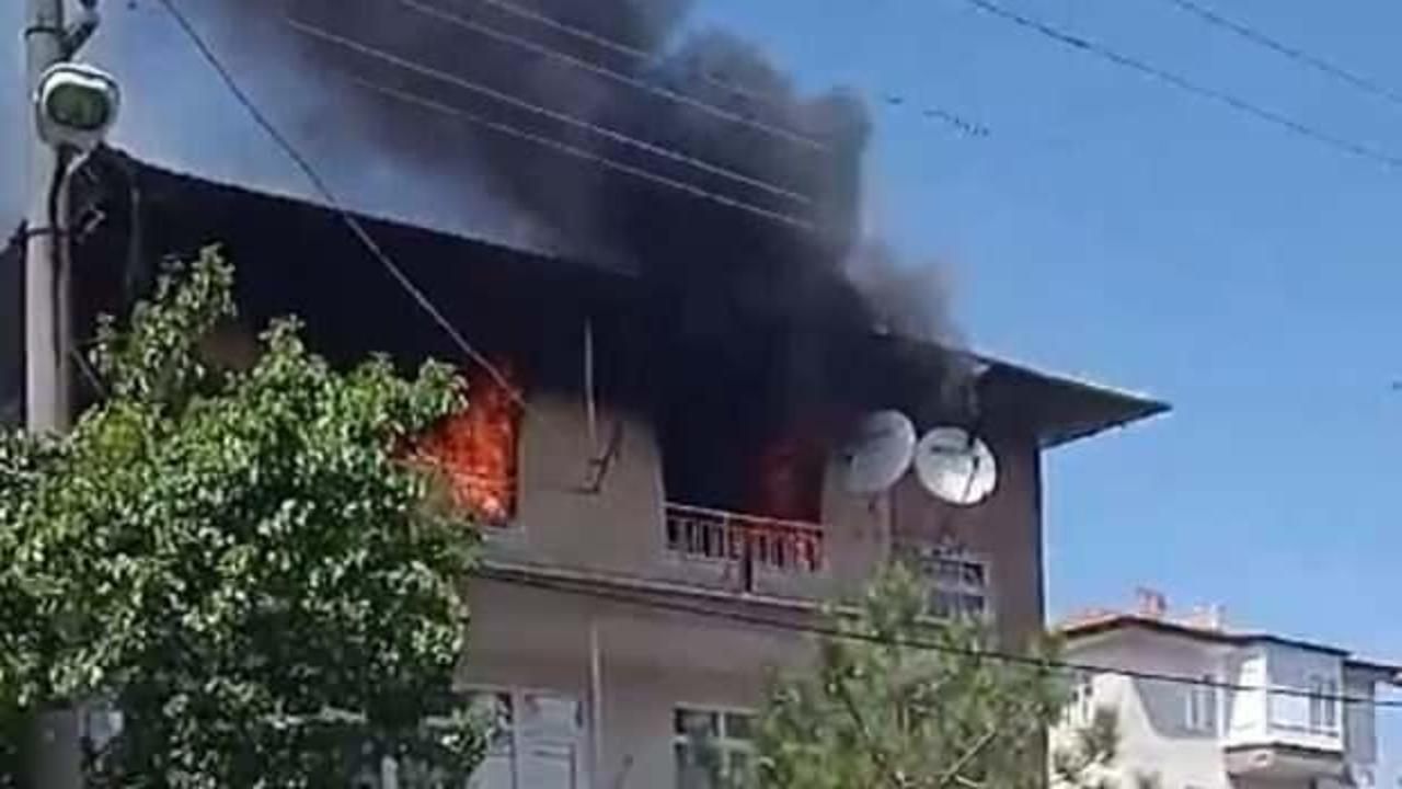 Babası harçlık vermeyince evi yaktı