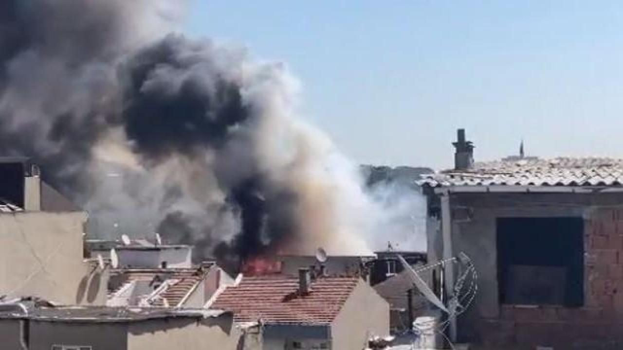 Bağcılar'da 5 katlı binada korkutan yangın