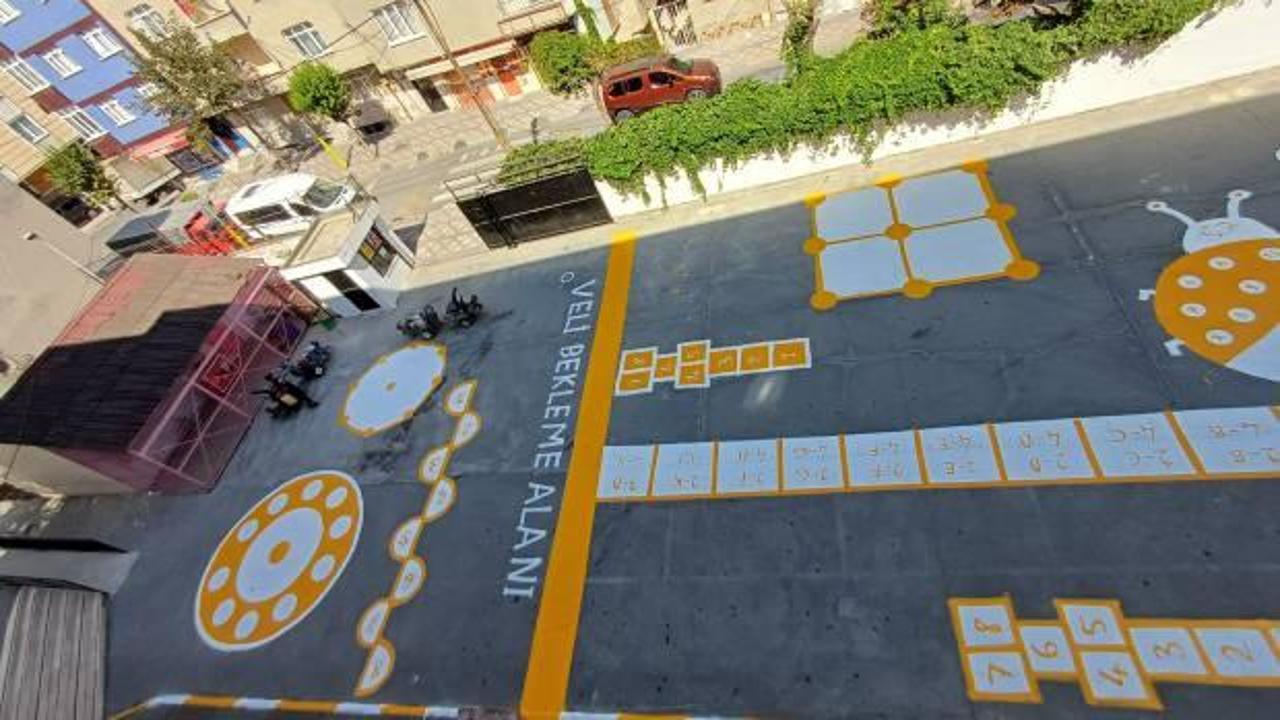 Bağcılar’daki okul bahçeleri renklendi