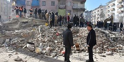 BAĞLAR'DA ENKAZ KALDIRMA ÇALIŞMALARI TAMAMLANDI