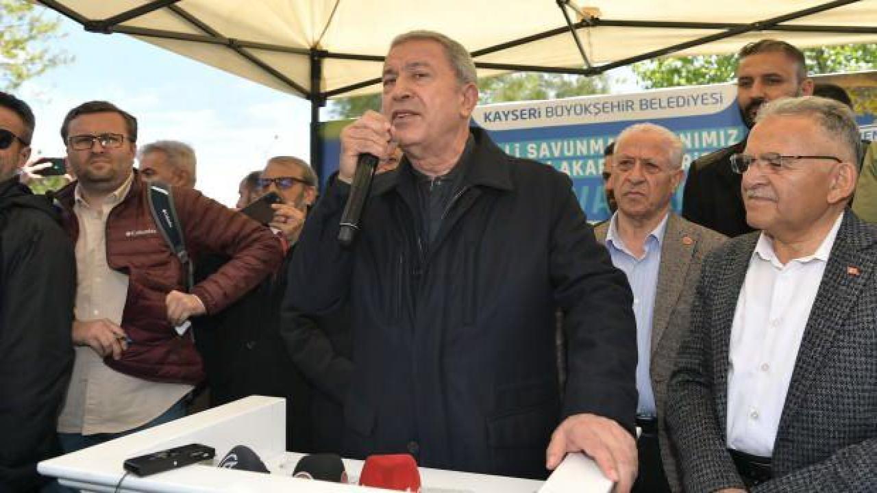 Bakan Akar: Koltuk uğruna zihinlerini değiştirdiler