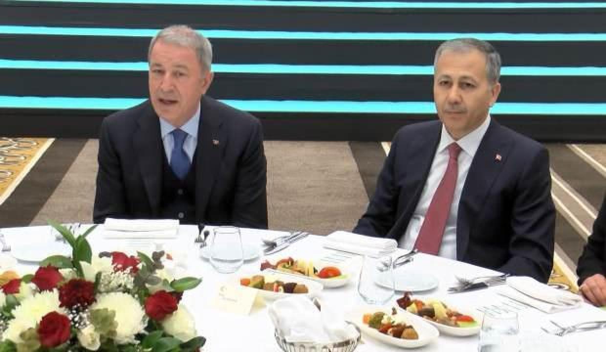 Bakan Akar'dan Zelenskiy-Putin açıklaması