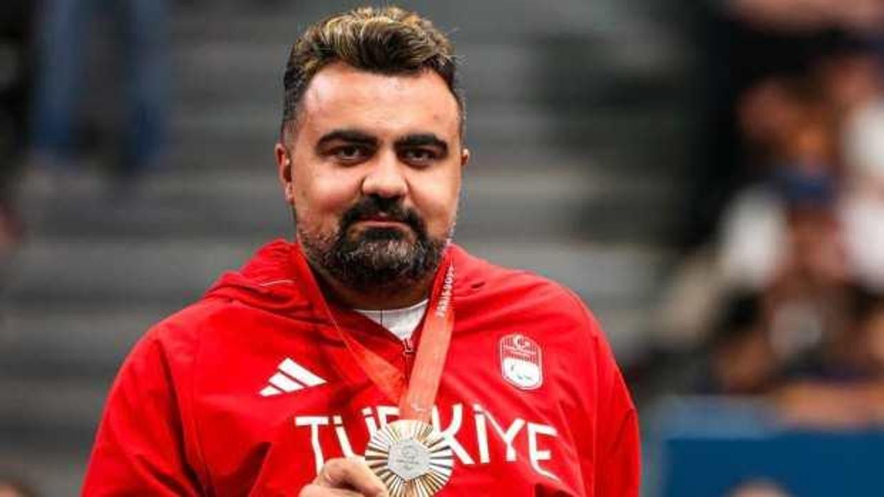 Bakan Bak duyurdu! Bir efsane raketine veda etti