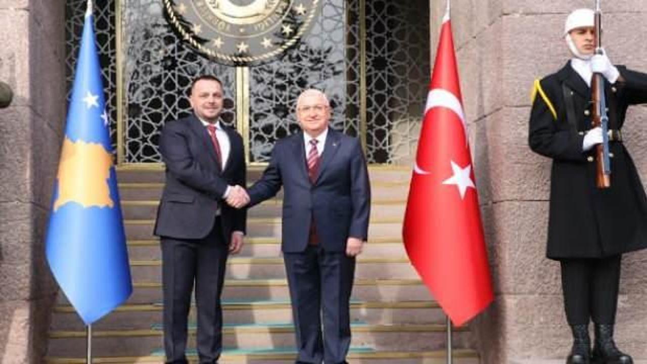 Bakan Güler, Kosovalı mevkidaşı ile bir araya geldi