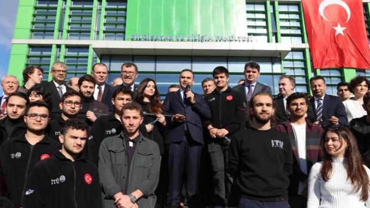 Bakan Kacır, İTÜ Bilgisayar ve Bilişim Fakültesinin yeni binasının açılışına katıldı