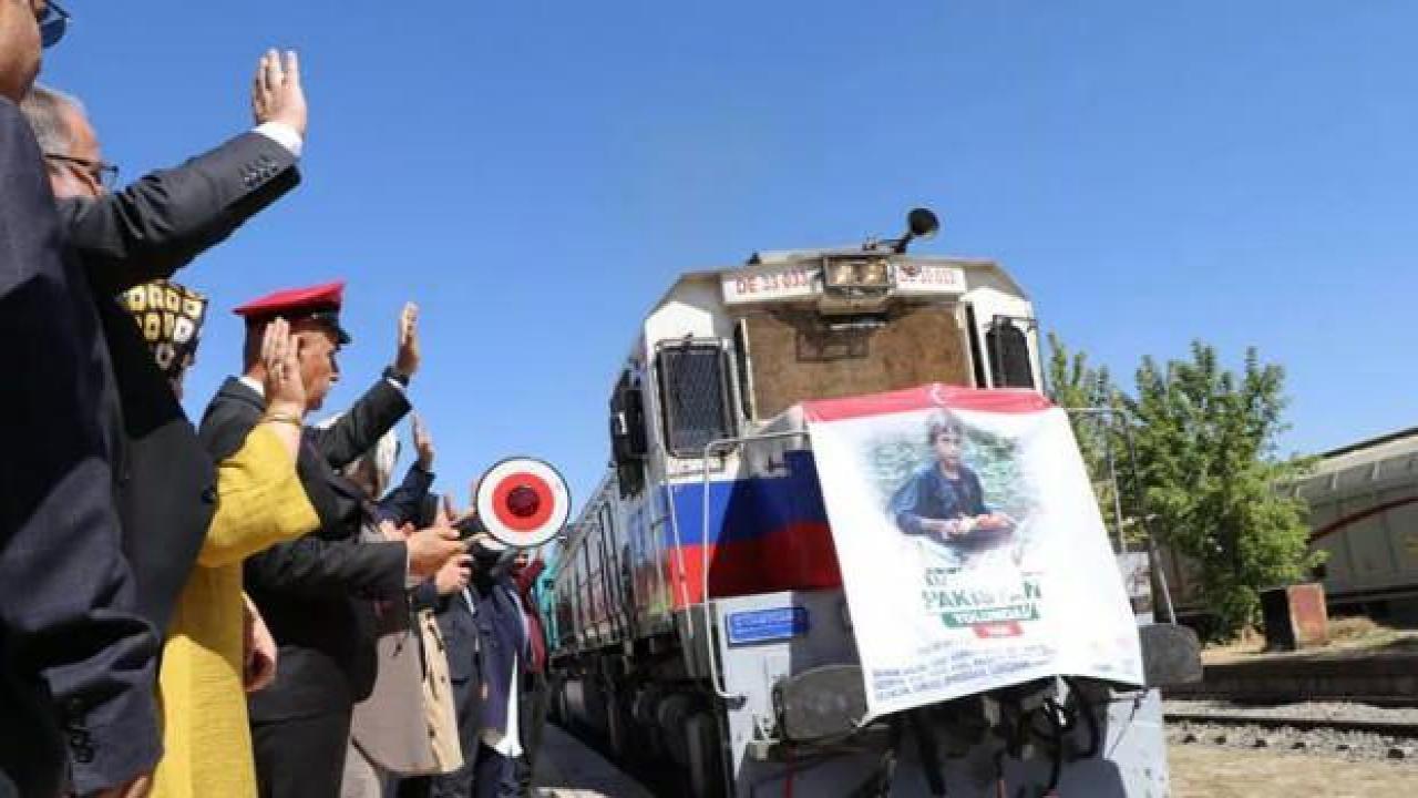 Bakan Kirişci, Pakistan'a giden yardım trenini uğurladı