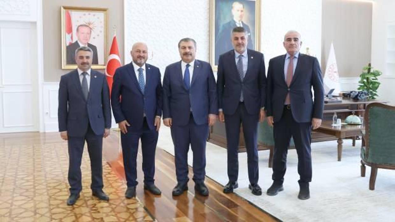 Bakan Koca Adıyaman'ın eksikliklerinin kısa sürede giderileceği sözünü verdi