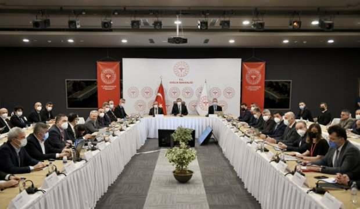 Bakan Koca salgında İstanbul için güzel haberi duyurdu: Üçte bire indi