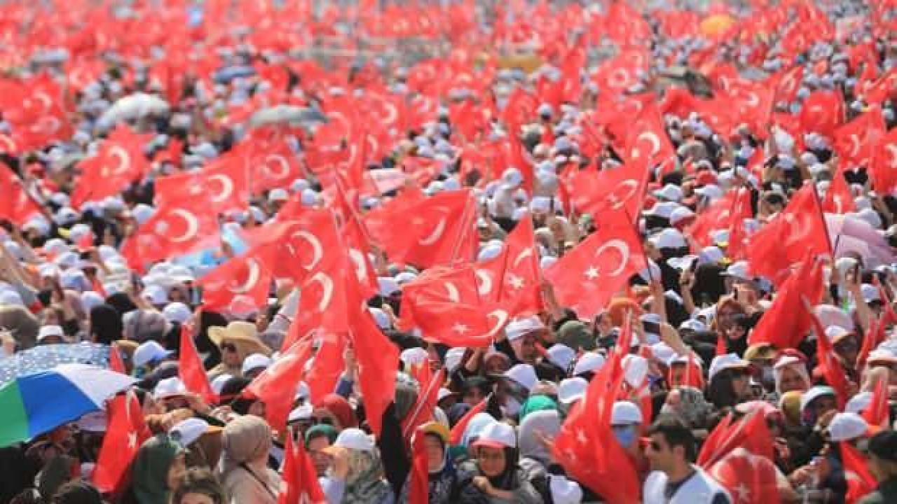 Bakan Kurum: 2053 çiçek millet bahçesinin ilk nişanı