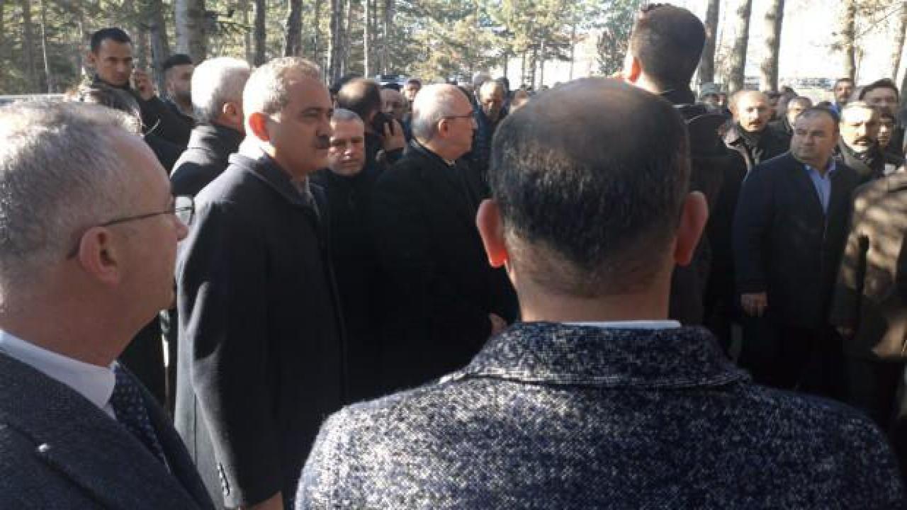 Bakan Özer, Kastamonu'da cenazeye katıldı