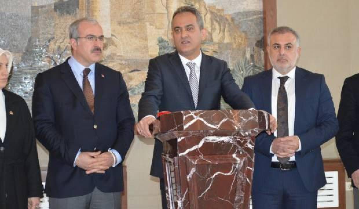 Bakan Özer'den yüz yüze eğitim açıklaması: Hiçbir okul ara vermedi!