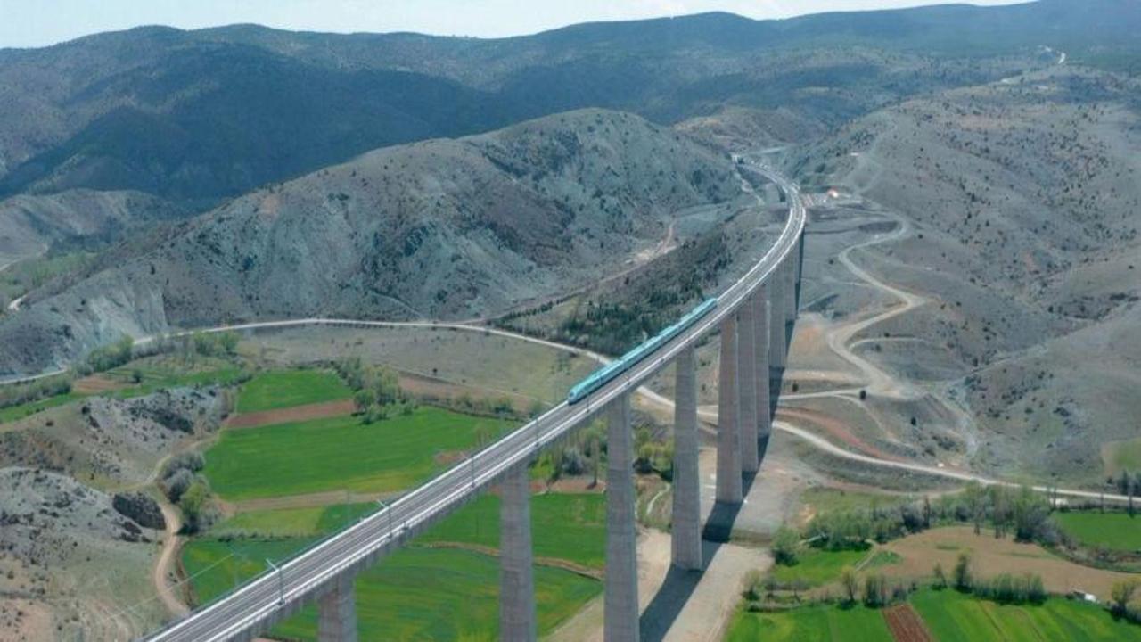 Bakan, rekor kırdı diyerek açıkladı: İşte Bayramda demiryolunu kullanan yolcu sayısı!