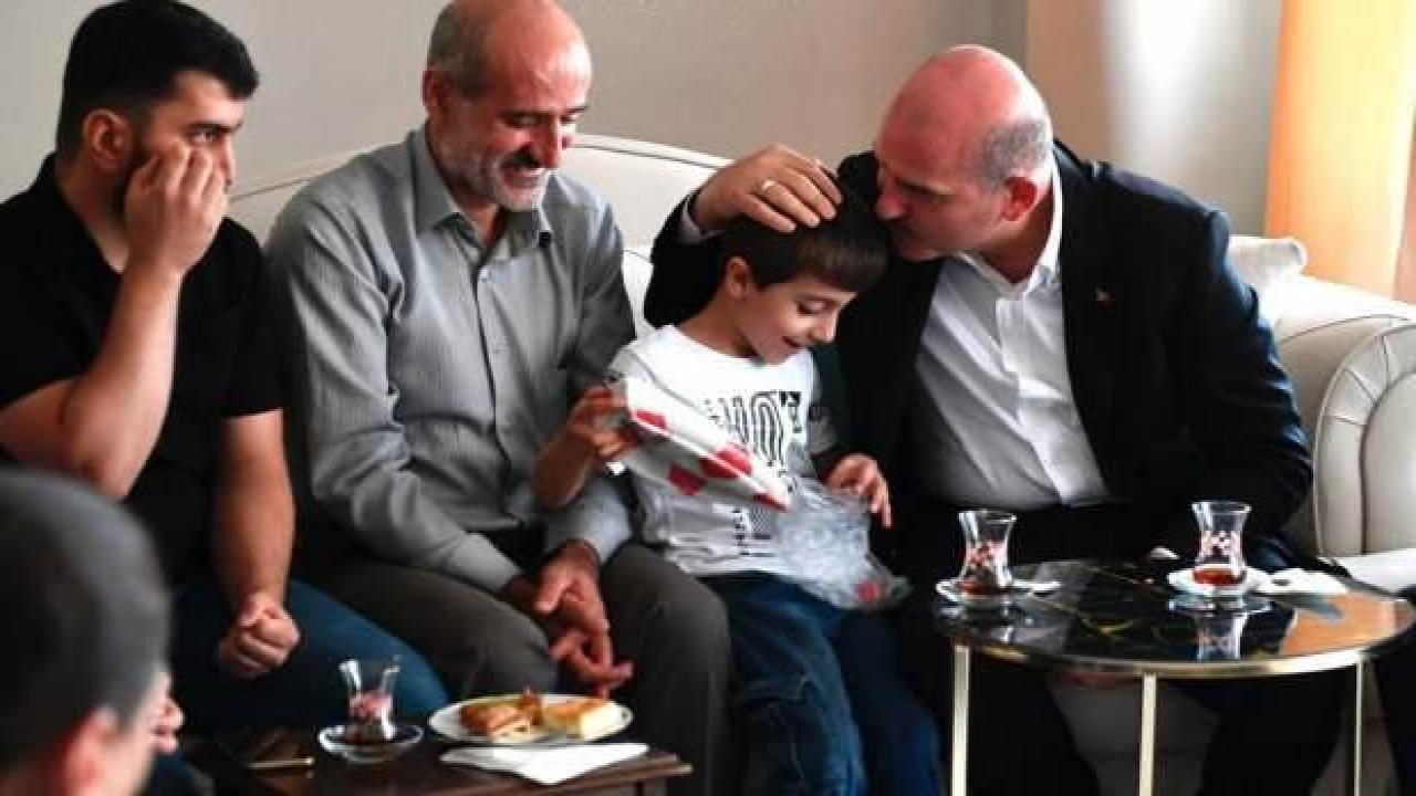 Bakan Soylu, Yasin Börü’nün ailesiyle bir araya geldi