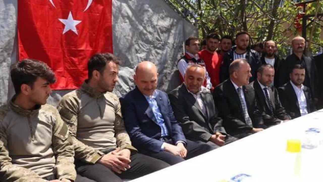 Bakan Soylu'dan şehit ailesine ziyaret