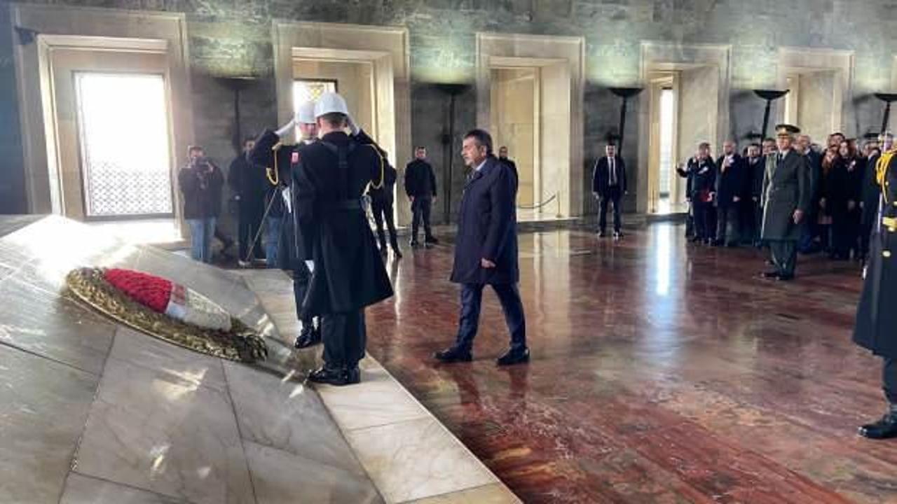 Bakan Tekin ve öğretmenlerden Anıtkabir'e ziyaret