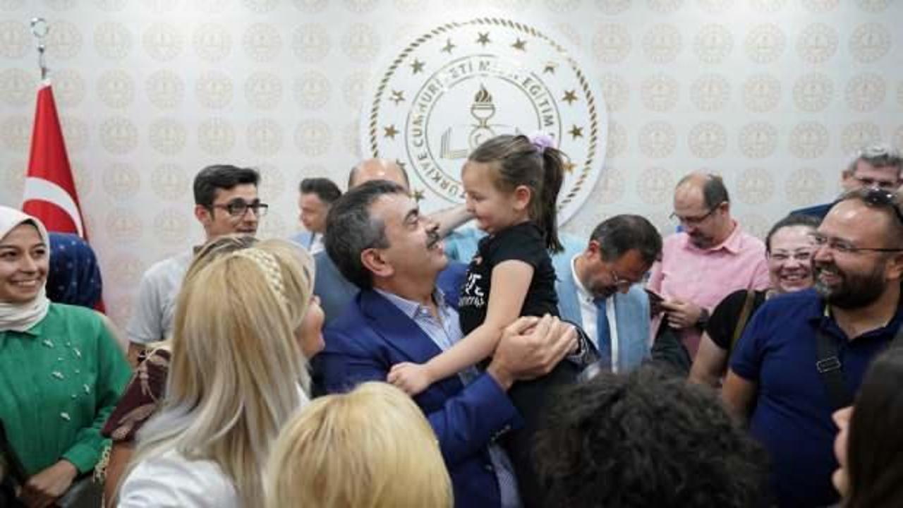 Bakan Tekin: Zorunlu bir durum ortaya çıkmadıkça uzaktan eğitime karşıyım