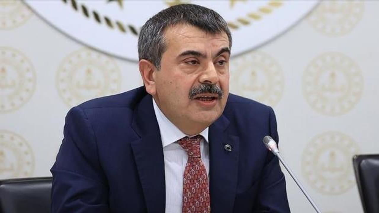 Bakan Tekin'den kendisine hakaret edip, özür dileyen öğretmene cevap: 'Hepimiz insanız'