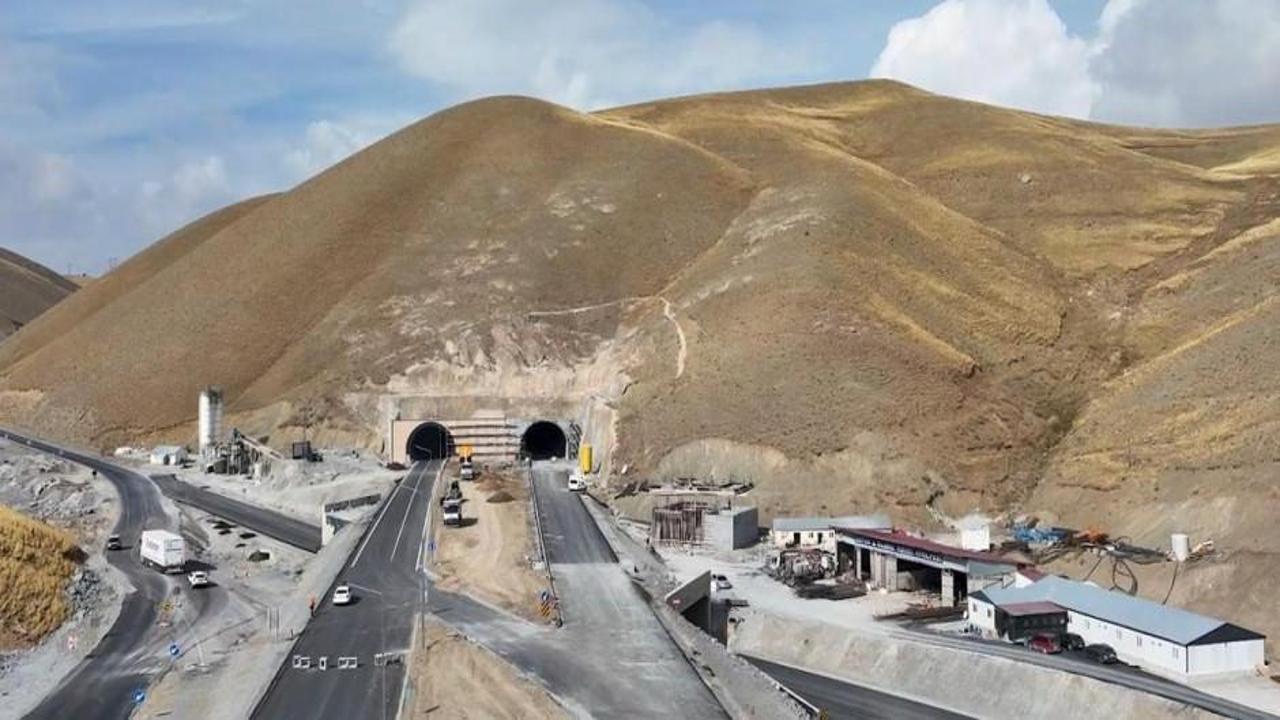 Bakan Uraloğlu açıkladı: 40 dakikalık yol 6 dakikaya düşecek