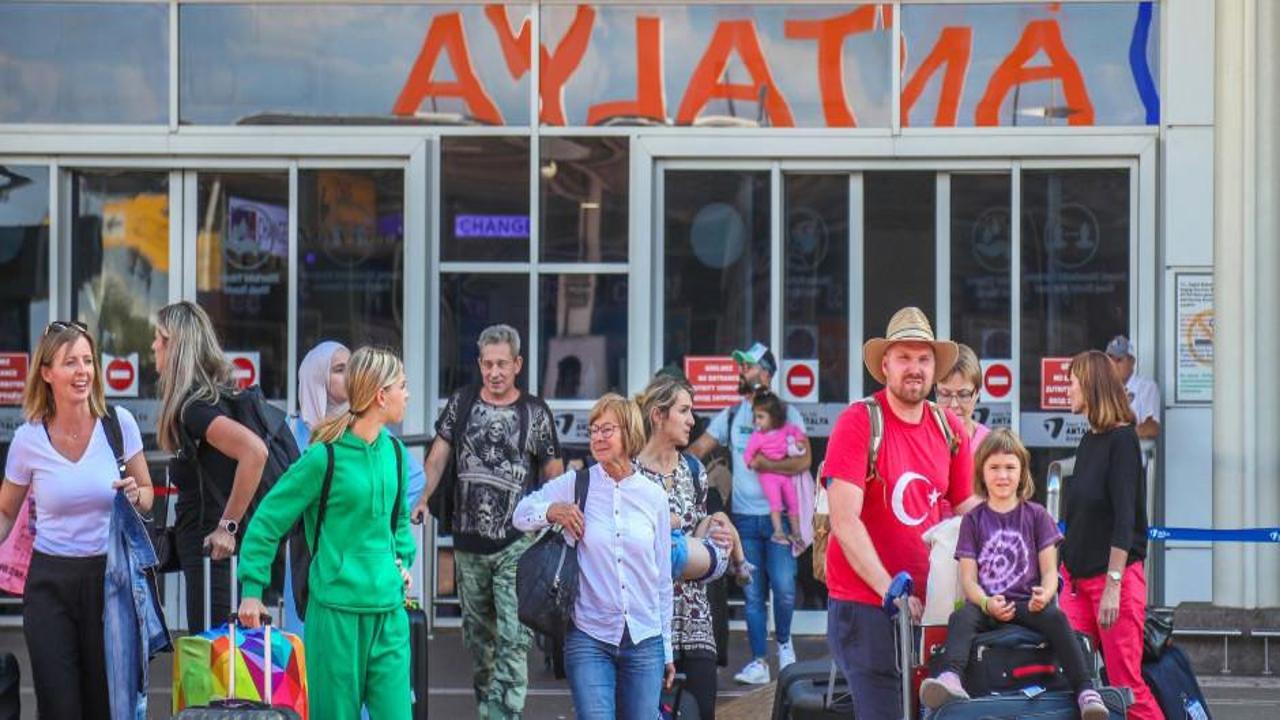 Bakan Uraloğlu: Antalya Havalimanı rekora imza attı