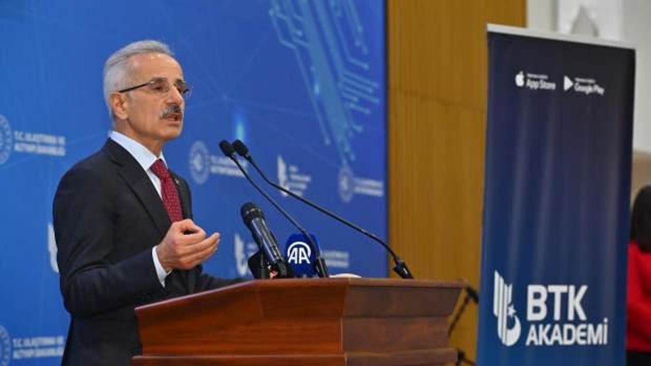 Bakan Uraloğlu BTK Akademi öğrencileriyle iftar yaptı