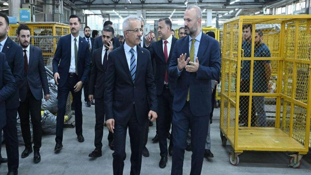 Bakan Uraloğlu'ndan, PTT Kargo İşleme Merkezi ve Türksat Kablo TV yerleşkesine ziyaret