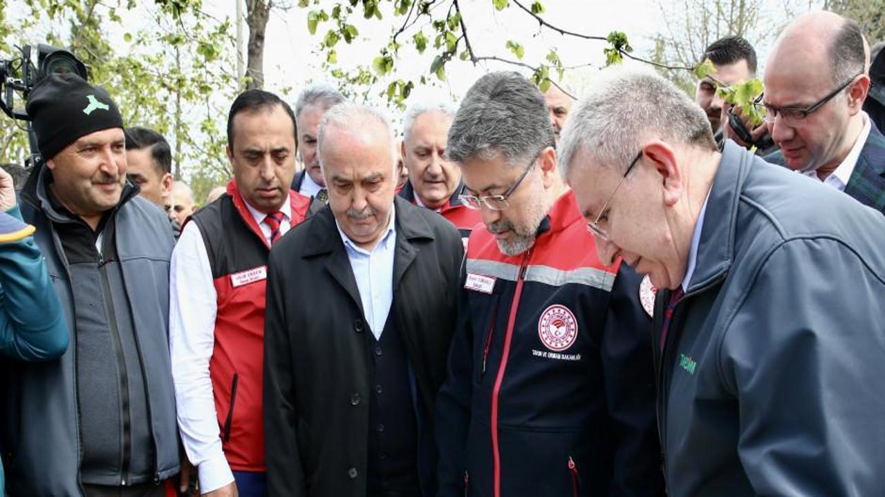 Bakan Yumaklı, zirai dondan etkilenen 16 meyve türü için destek verileceğini bildirdi