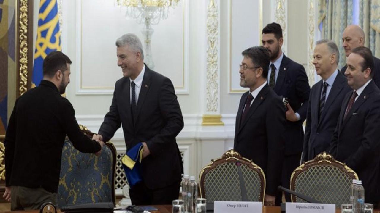 Bakanlar Yumaklı ve Bolat, Ukrayna Devlet Başkanı Zelenski ile görüştü