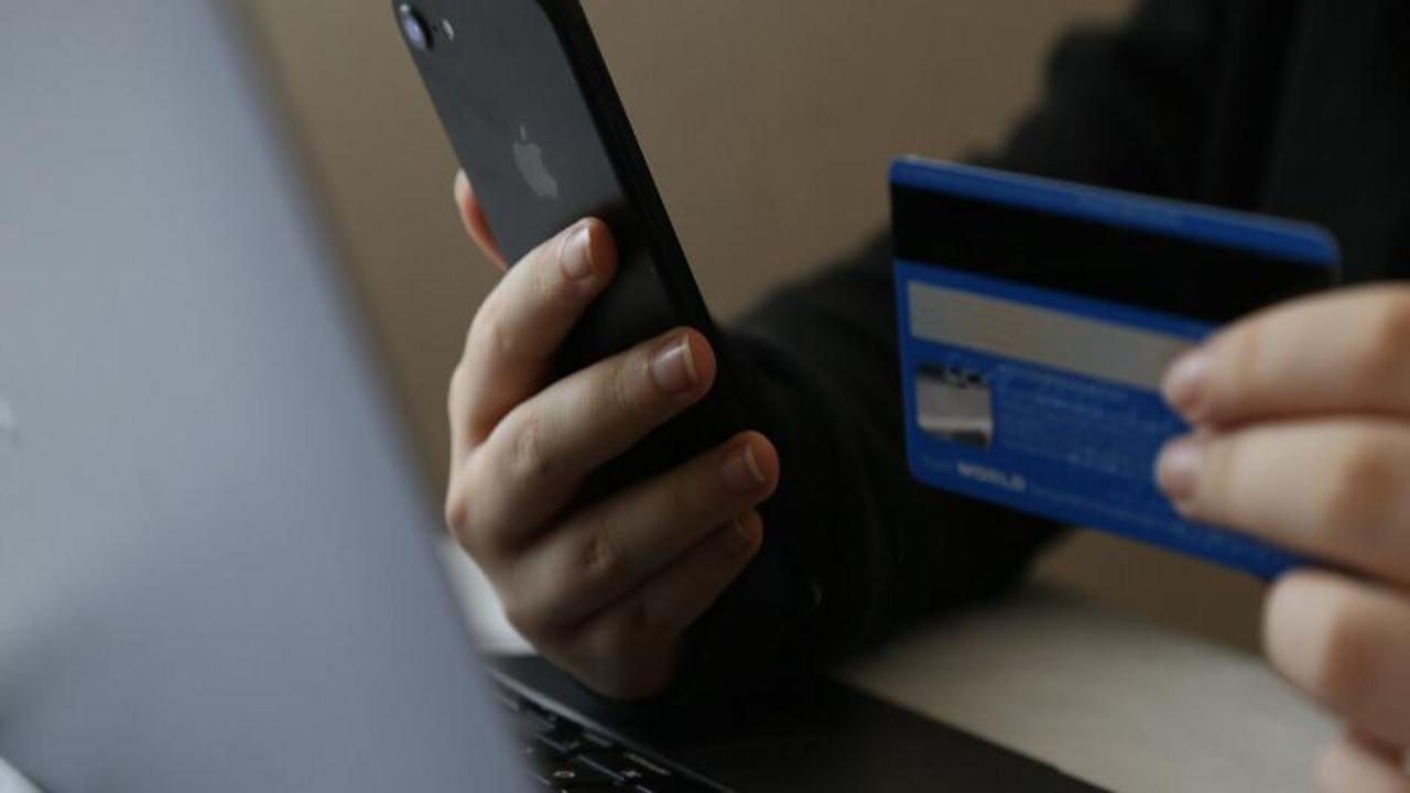 Bakanlık duyurdu! İnternet alışverişinde yeni dönem: Yarın başlıyor!