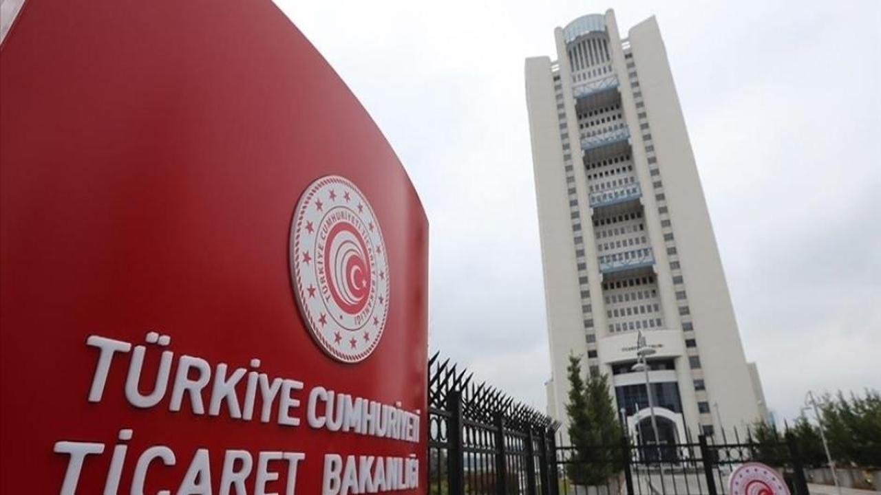 Bakanlık duyurdu: Tehlikeli ürünler listesine okul üniforması da eklendi