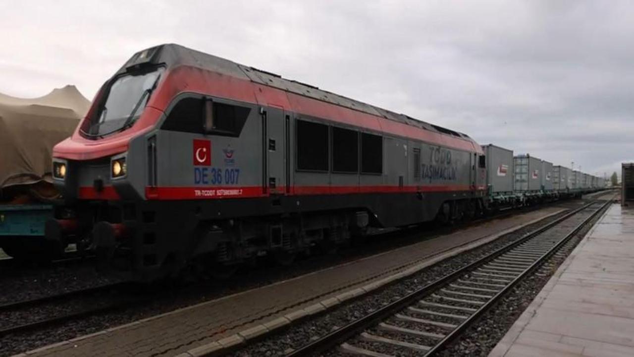 Bakü-Tiflis-Kars Demiryolu hattı açıldı