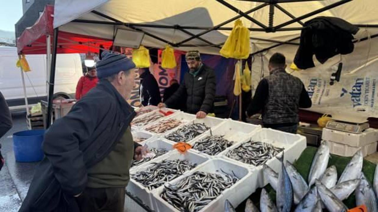 Balıkçılar denize açılamadı, tezgahtaki fiyatlar arttı