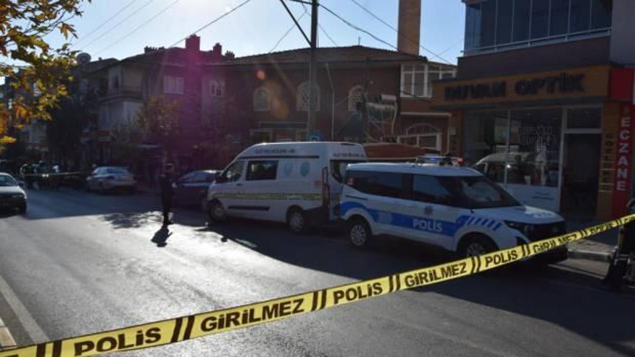Balıkesir'de kan donduran cinayet! Husumetlisini sokak ortasında öldürdü