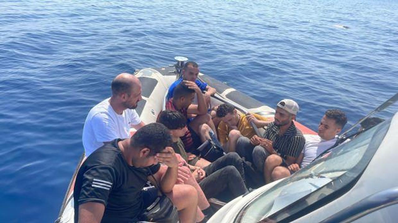 Balıkesir'de Yunanistan unsurlarınca geri itilen 9 düzensiz göçmen kurtarıldı
