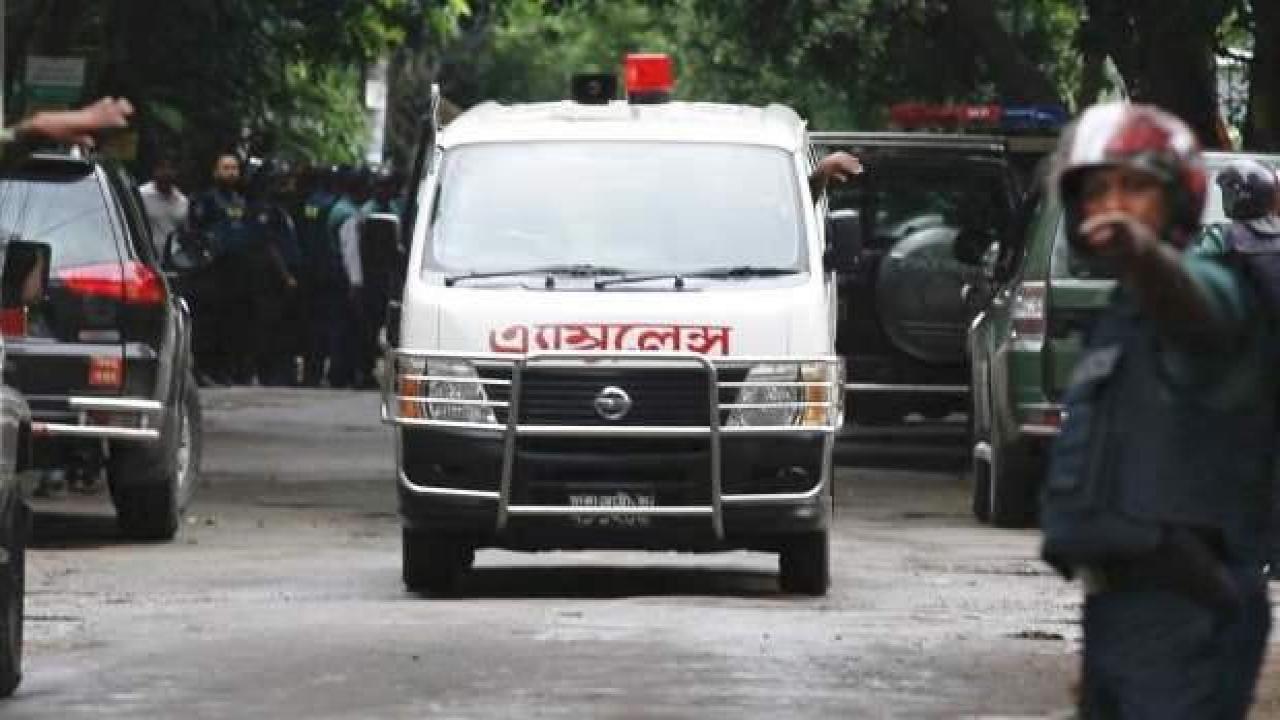 Bangladeş'te otobüs kazası: 8 ölü, 20 yaralı