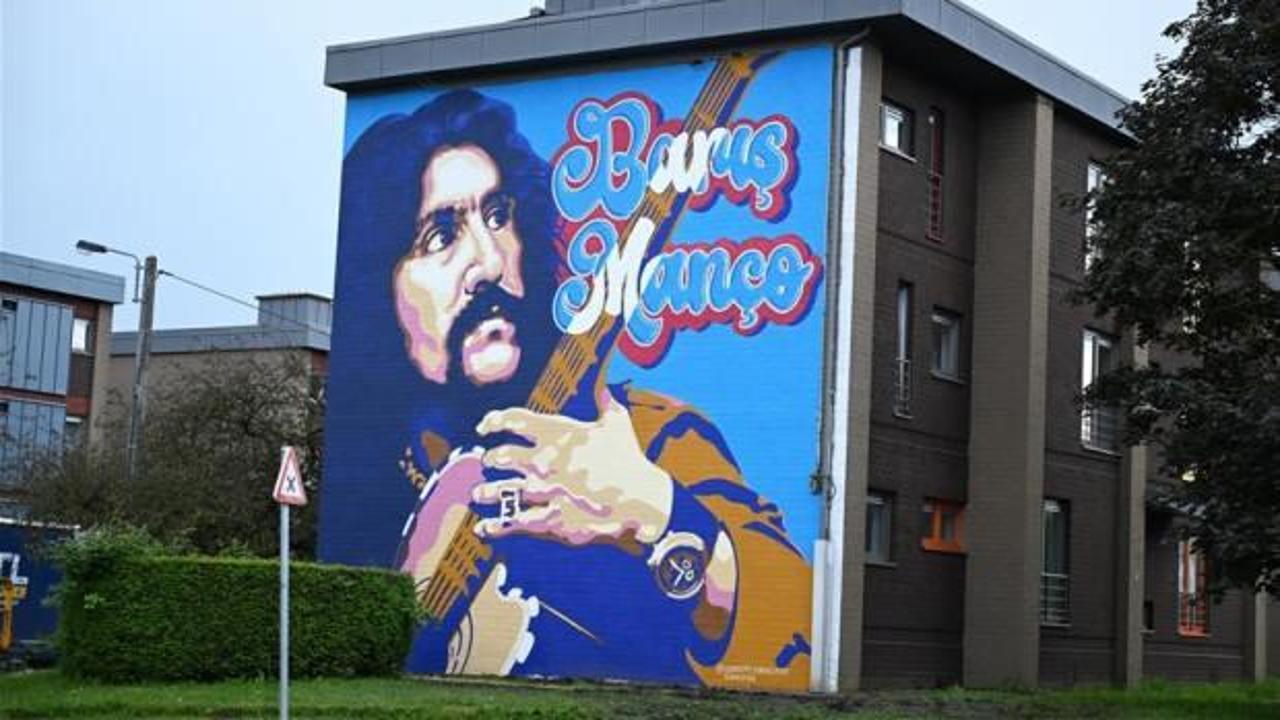 Barış Manço, Belçika'da duvar resmiyle ölümsüzleştirildi!