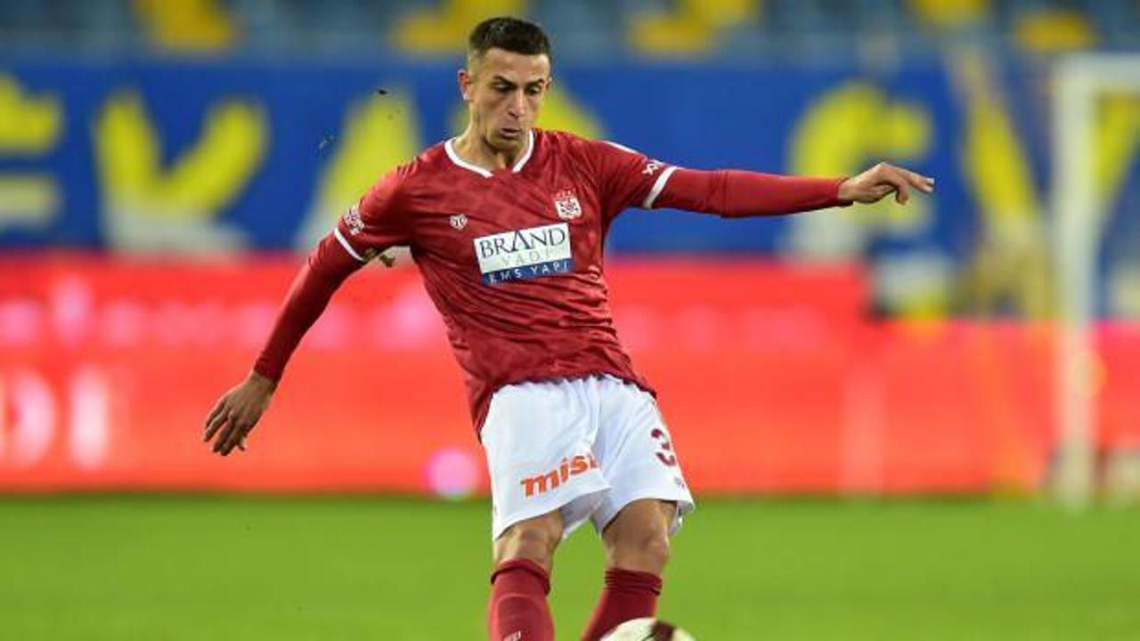 Bartuğ Elmaz, Sivasspor’a veda etti